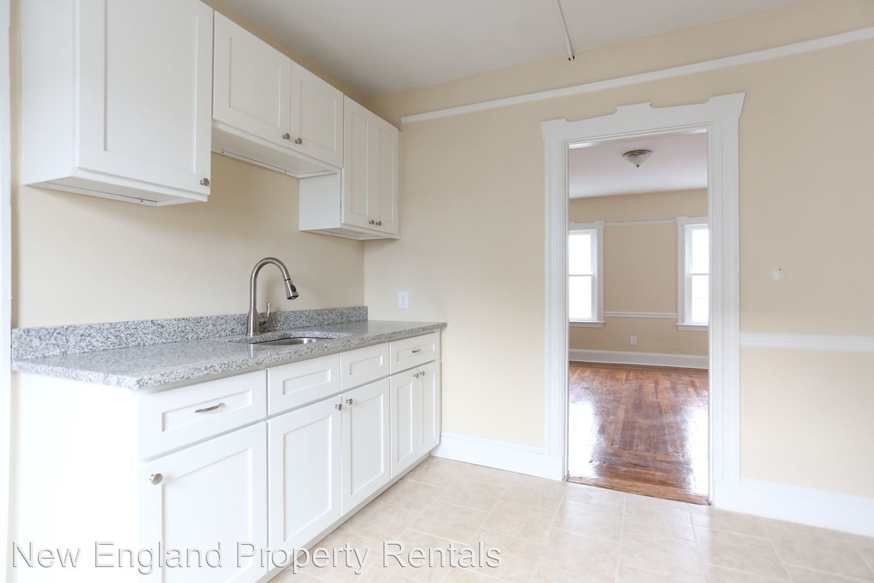 Foto principal - 422 Pawtucket Ave
