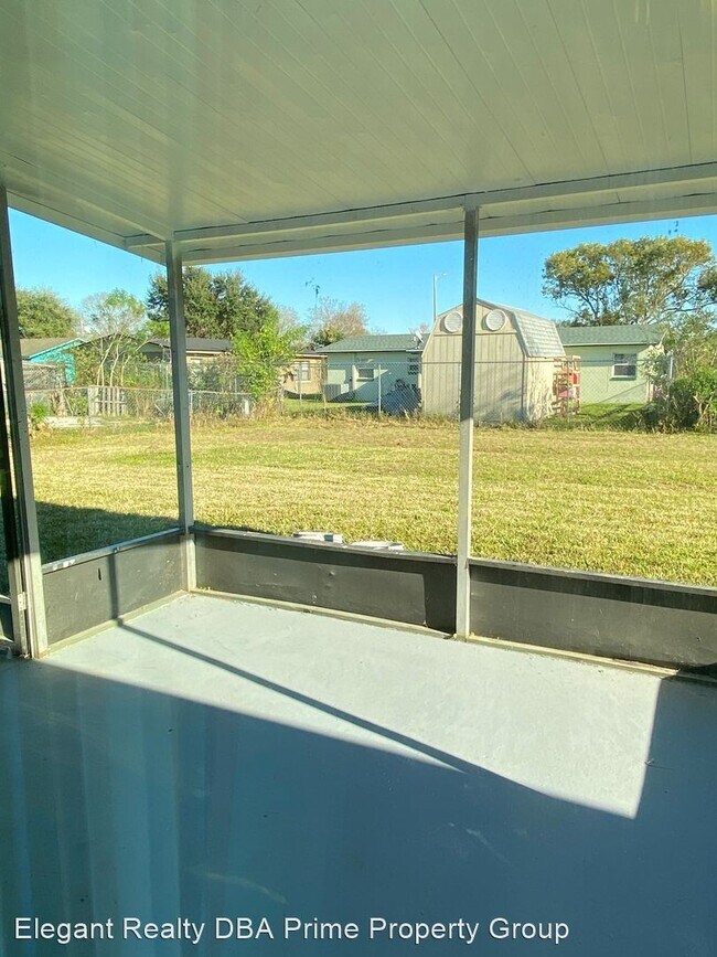 Building Photo - 3 br, 1.5 bath House - 5264 Letha Street