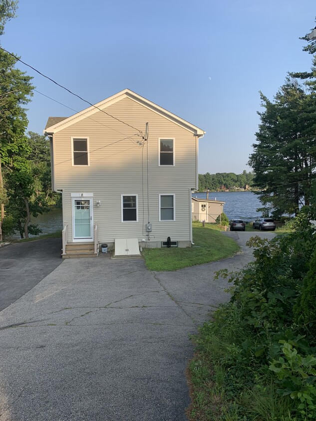 Primary Photo - 8 Lakeview Dr