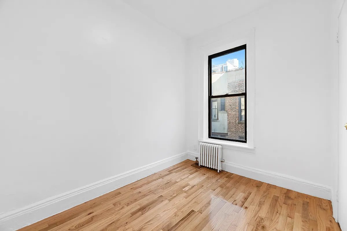 Building Photo - 218 Thompson Street