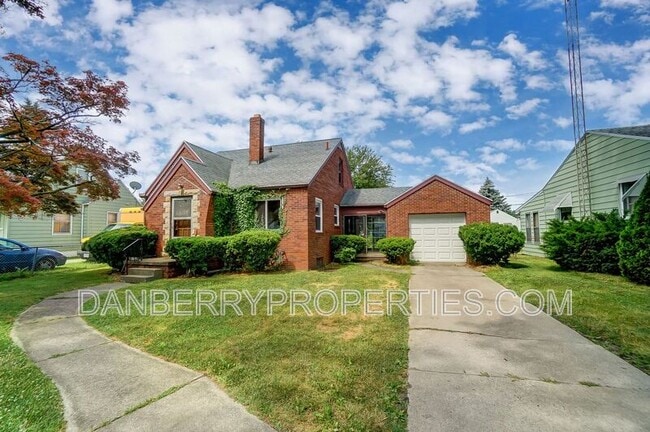 Foto del edificio - 347 Darrow Ave