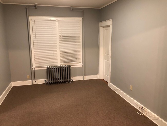 Foto del edificio - 184 Parker Ave