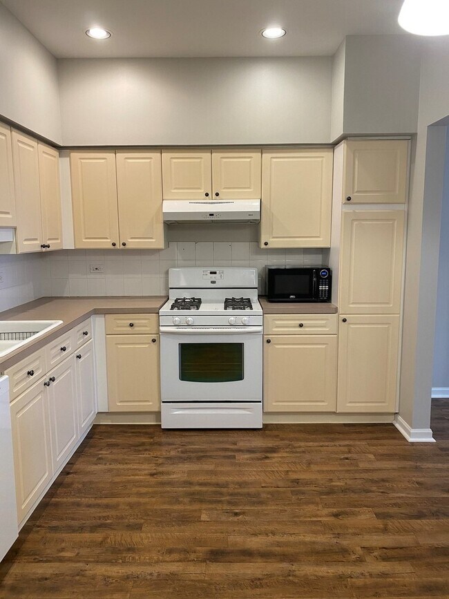 Foto del edificio - 9220 E Prairie Rd