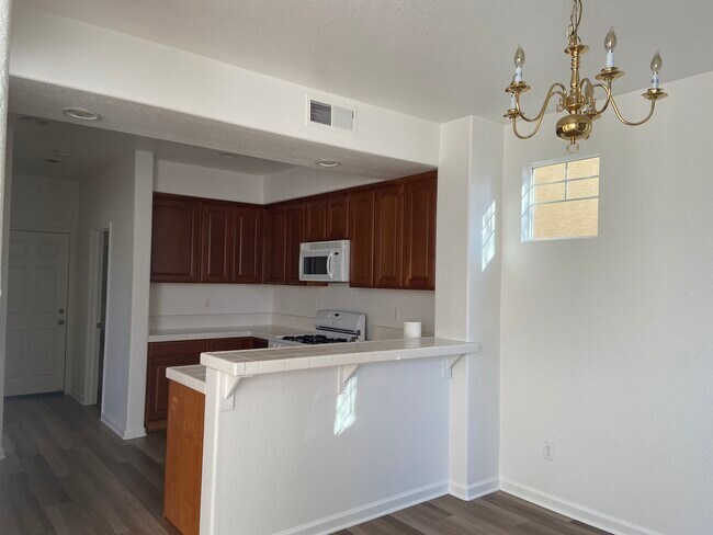 Building Photo - 6626 Panther Creek Dr
