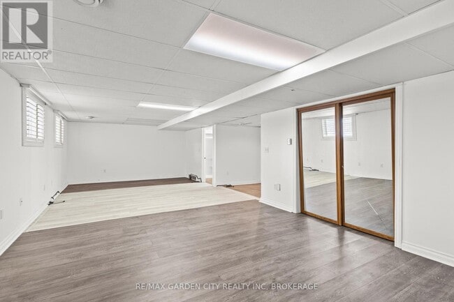 Building Photo - 101 Moffatt St