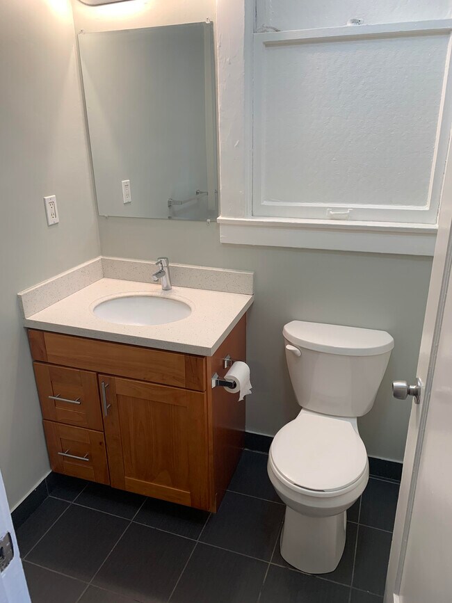 Bathroom - 550 Larkin St