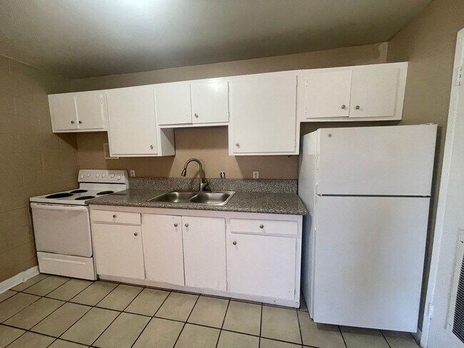 Foto del edificio - APARTMENT AVAILABLE NEAR LAS VEGAS STRIP!!