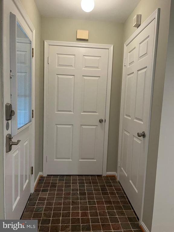 Foto principal - 302A Locust St SE