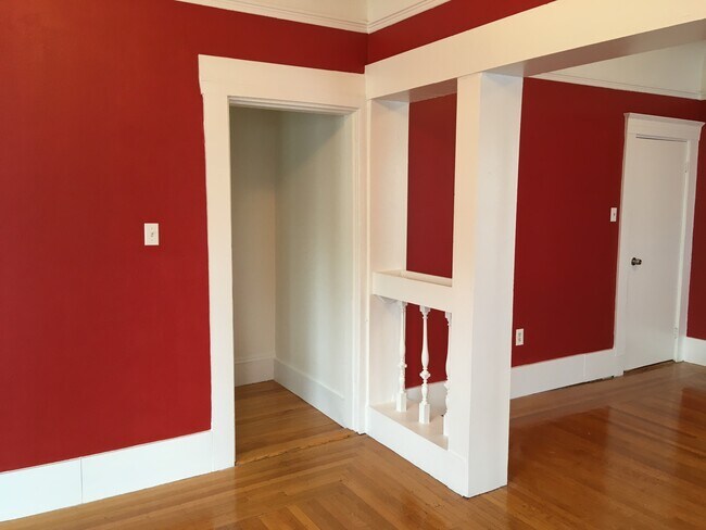 Living Room - 14 Magnolia Sq