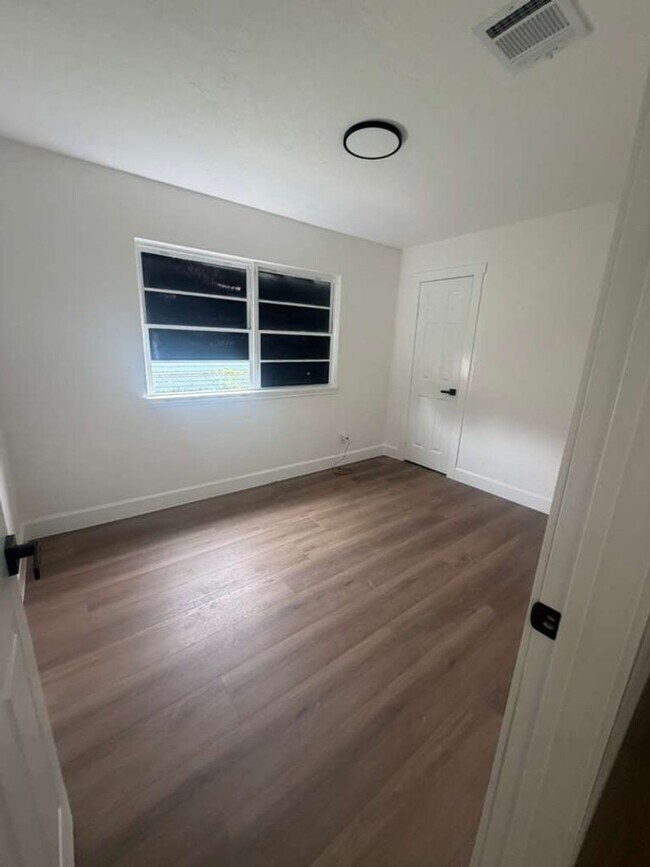 Building Photo - BEAUTIFUL HOME IN HOUSTON. MOVE IN READY!.