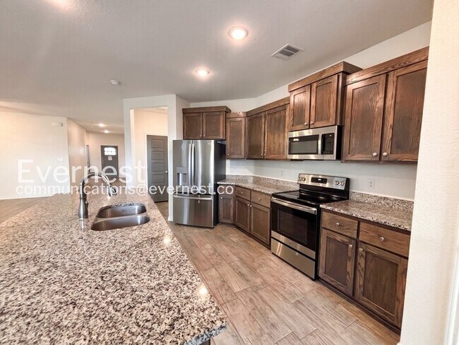 Foto del edificio - 2215 Hornbeam St