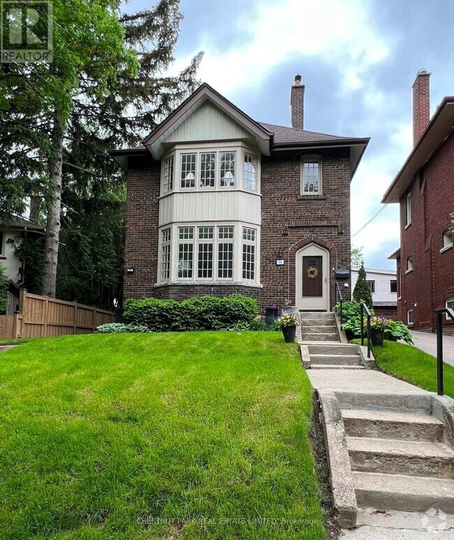 Building Photo - 18-18 Servington Crescent