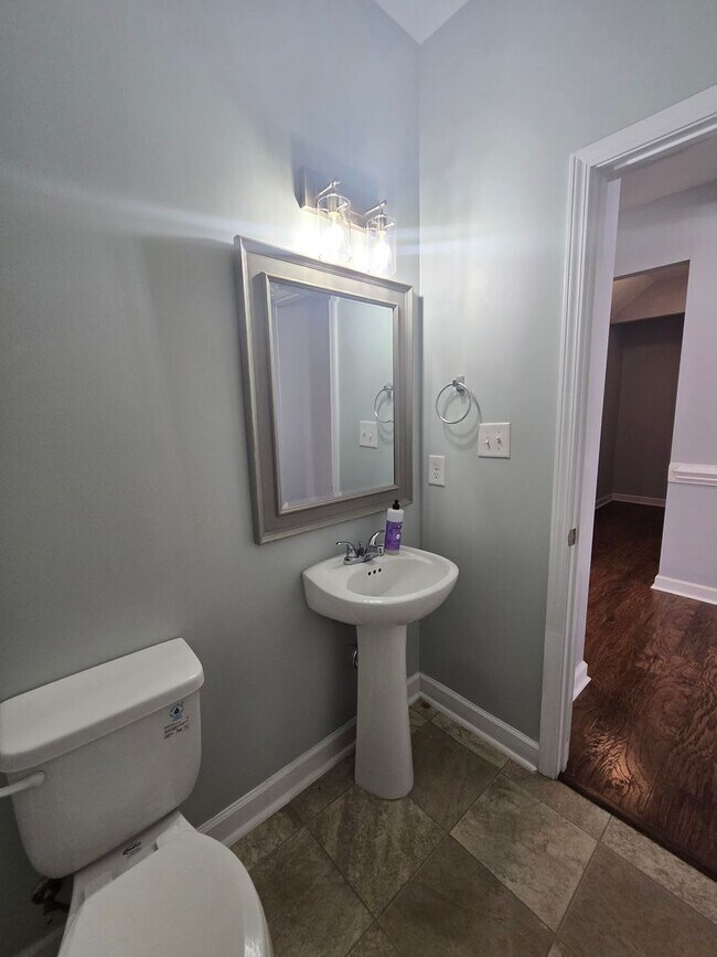 Building Photo - NEW LISTING- 4 bd/ 2.5 ba located MINUTES from Fort Bragg! Quiet Neighborhood!
