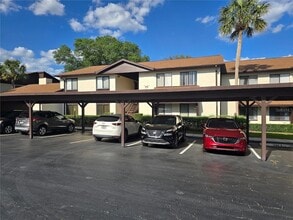Building Photo - 520 Fairways Cir