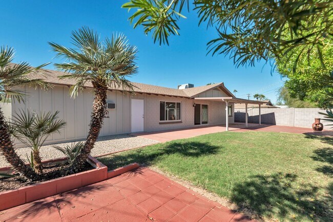 Foto del edificio - 2809 N Granite Reef Rd