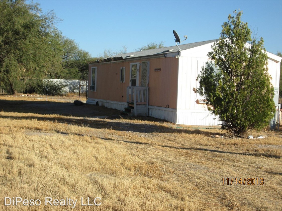 Foto principal - 1379 N Old Pomerene Rd