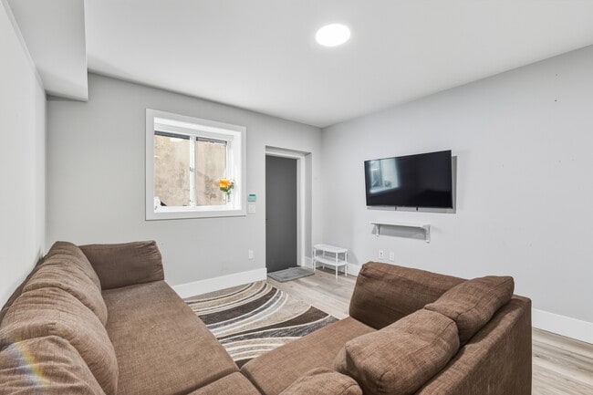 Photo du bâtiment - 18751-18754 54 Ave