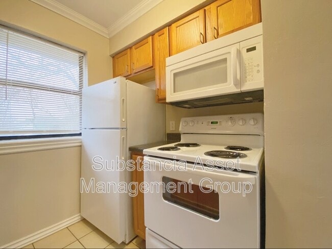 Building Photo - 1429 NW 24th St