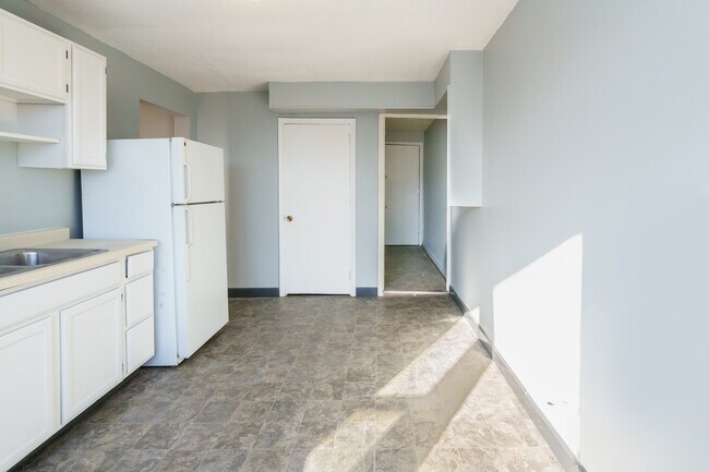 Foto del edificio - 614-626 W Lake St