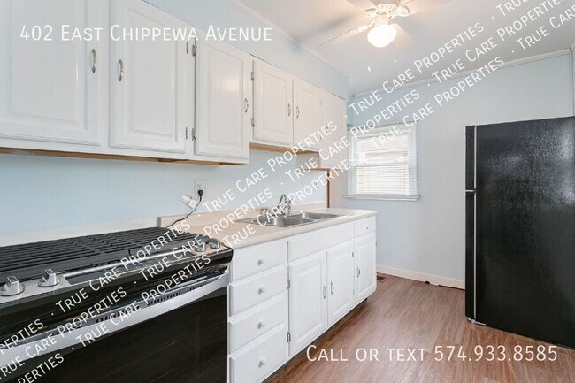 Building Photo - 402 E Chippewa Ave
