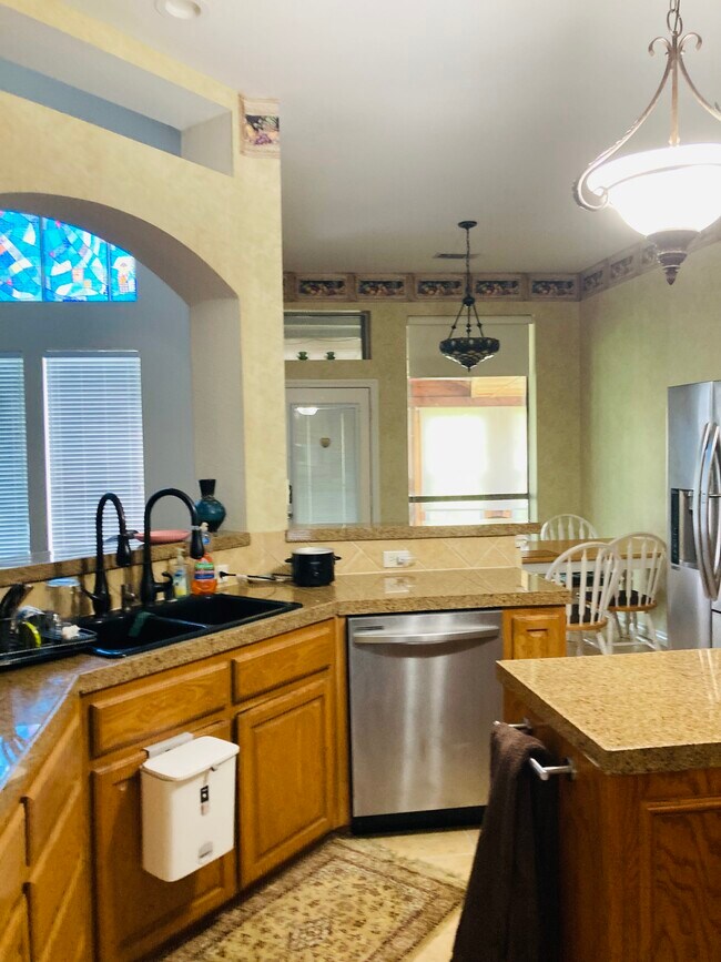 Foto del edificio - 6902 Winthorp Dr