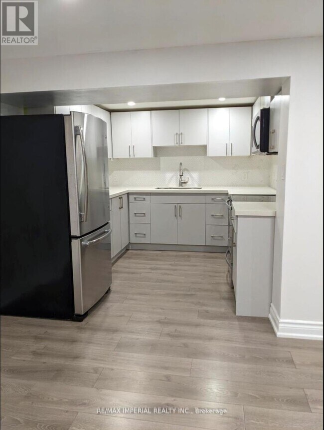 Building Photo - 65 Northey Dr