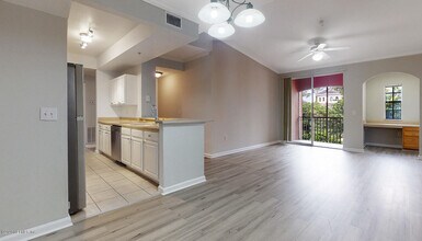 Building Photo - 10075 GATE N Pky