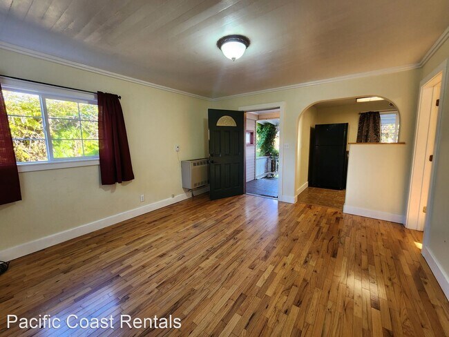 Building Photo - 2 br, 1 bath House - 460 Melville Rd