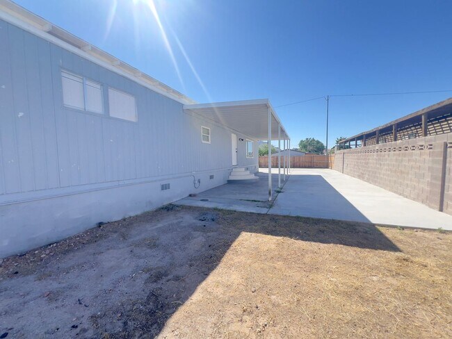 Foto del edificio - Newly Remodeled 3 bed/2 bath Home - Fully Gated!