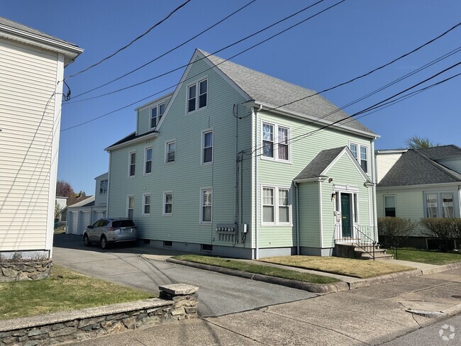 Building Photo - 371 Grand Ave