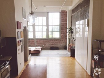 Foto principal - 1850 Industrial St
