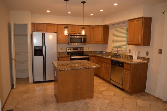 Kitchen - 397 S Pickett St