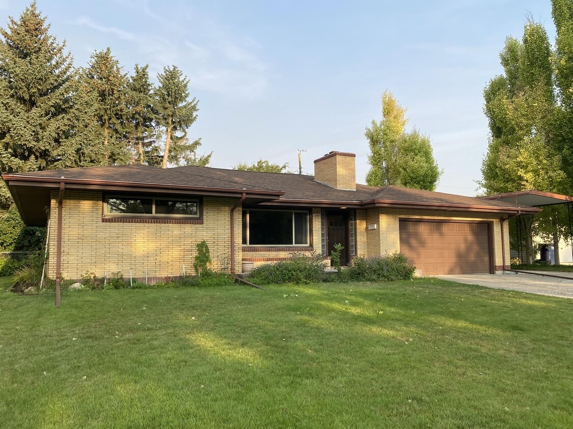 Primary Photo - 1828 Beech Dr