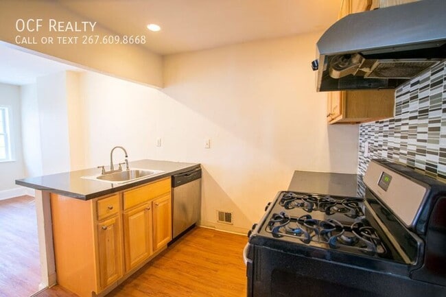 Building Photo - 1826 Webster St