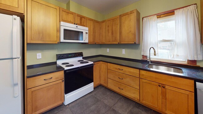 Building Photo - 24 Winship St