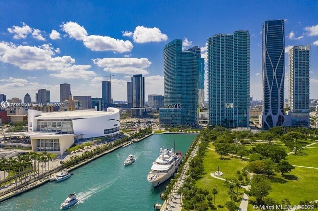 Building Photo - 888 Biscayne Blvd