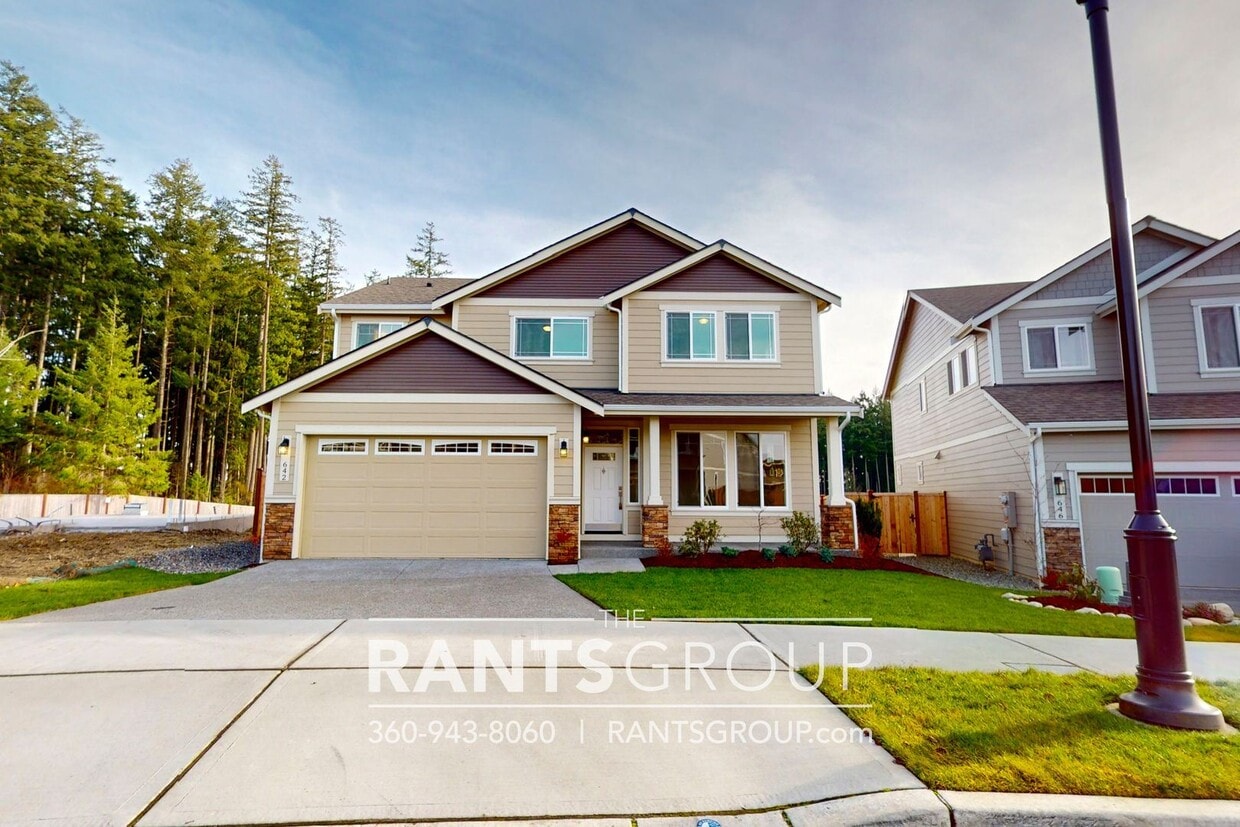 Primary Photo - 4 br, 2.5 bath House - 642 Rayla ST SE