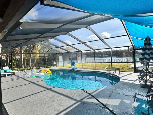 Building Photo - 15413 E Lake Burrell Dr