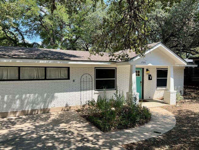 Building Photo - 1706 Virginia Avenue