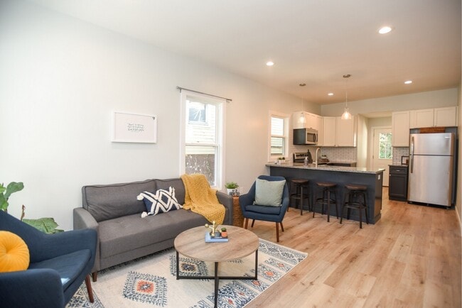 Building Photo - 4821 Ebersole Ave