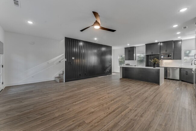 Foto del edificio - Brand New Bella Vista Beauty!