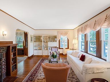 Building Photo - 1057 Morton St