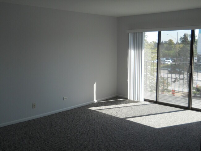 Building Photo - 104 Steeple Dr