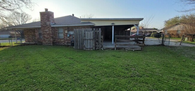 Photo - 3 Bedroom and 2 Bath Duplex with Carport a... House