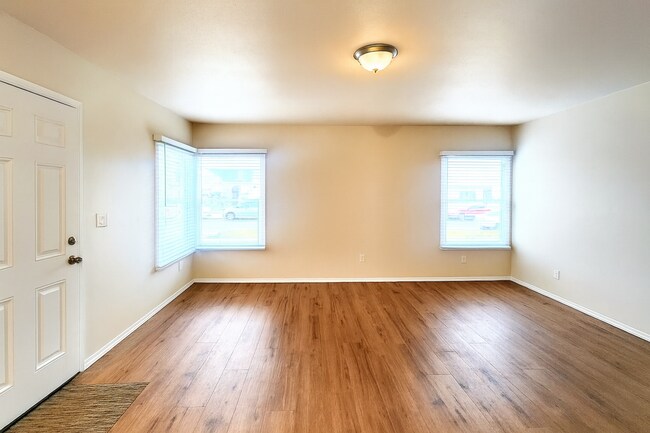 Foto del edificio - AFFORDABLE 3 BEDROOM, FULLY REMODELED!