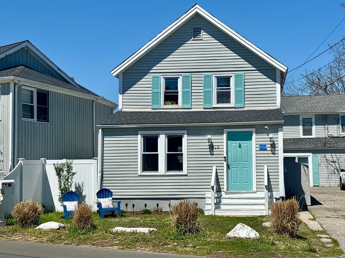 Foto principal - 918 Fairfield Beach Rd