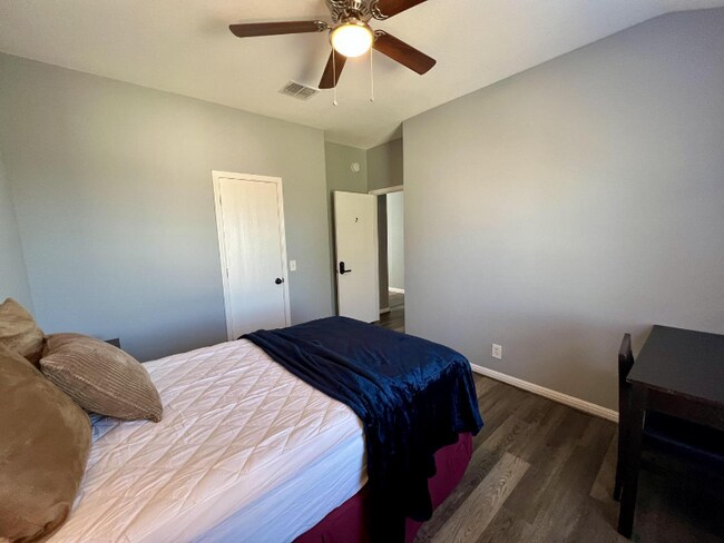 Foto del edificio - 4718 Dorchester Heights Ln