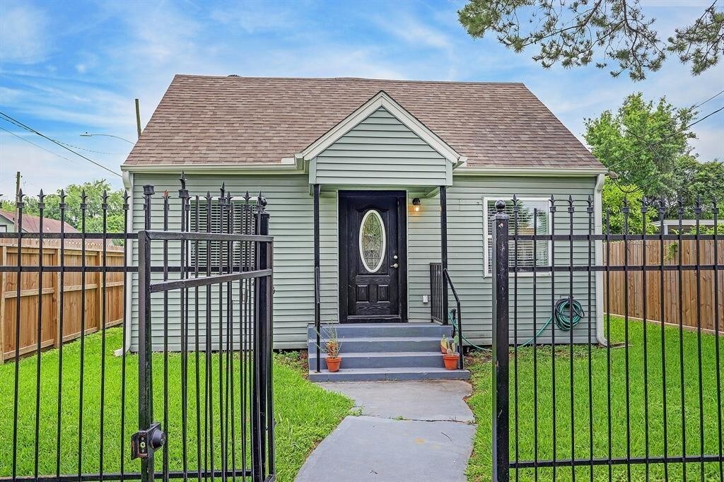 5250 Pease St, Houston, TX 77023 House Rental in Houston, TX