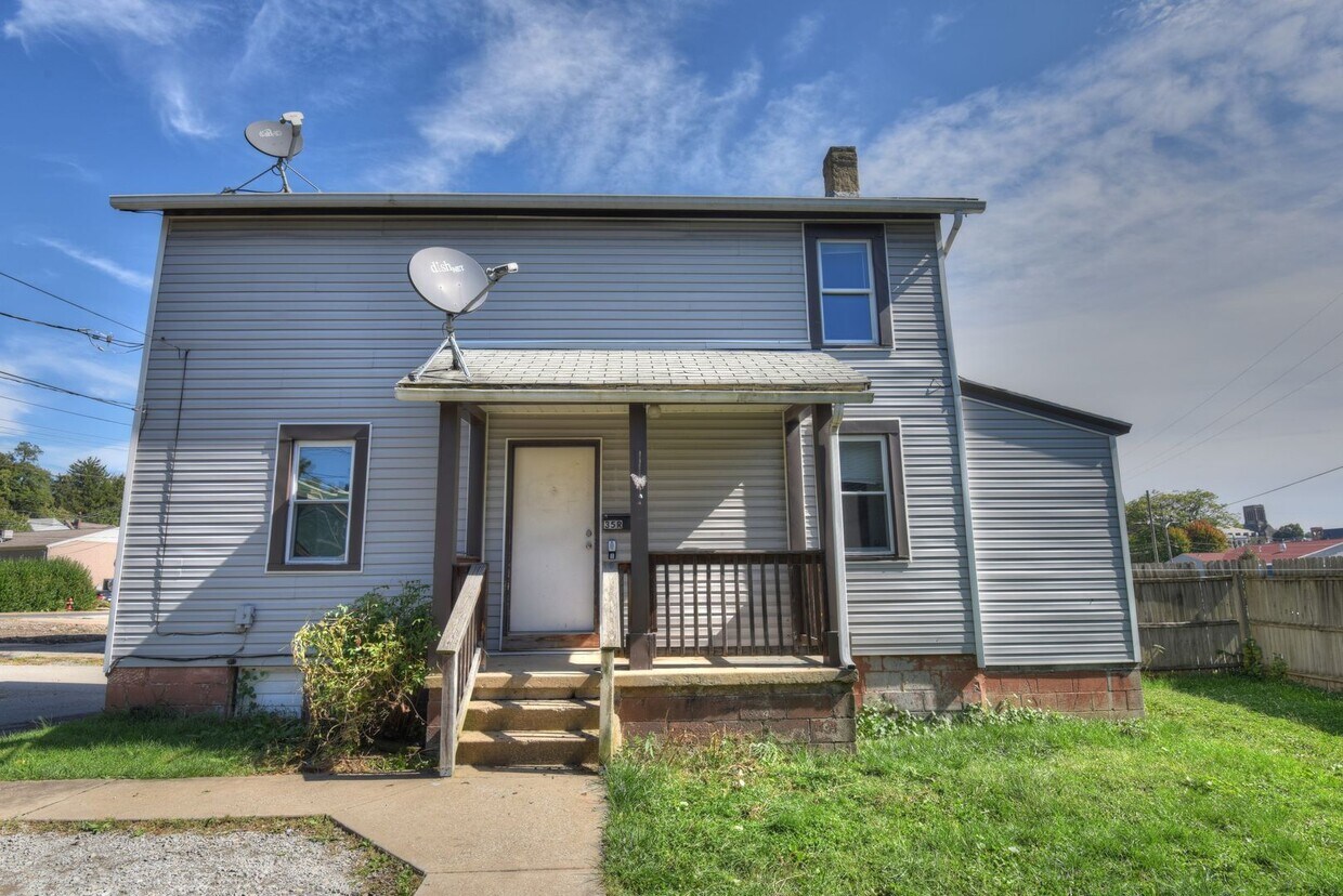 Foto principal - 2 Bed 1.5 Bath Single Family Home for Rent