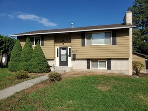 Building Photo - 4023 S Lacey St